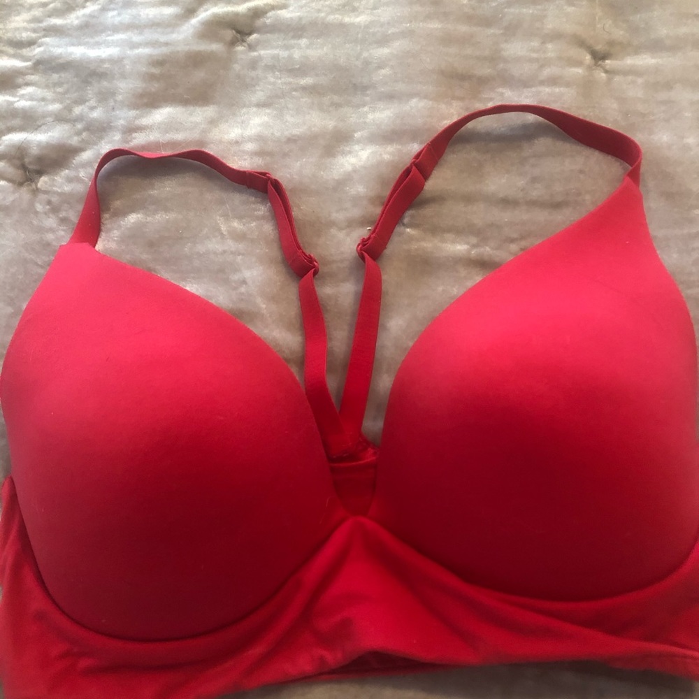 Victoria’s Secret Body by Victoria plunge bra 32DD